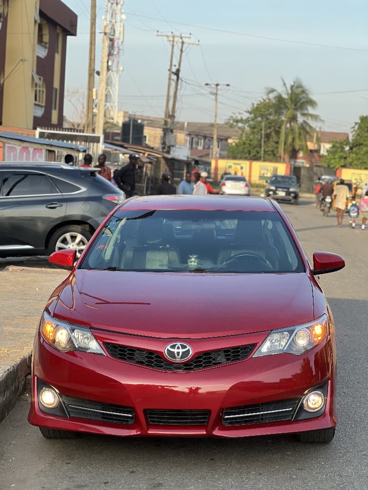 toks 2014 Toyota Camry SE